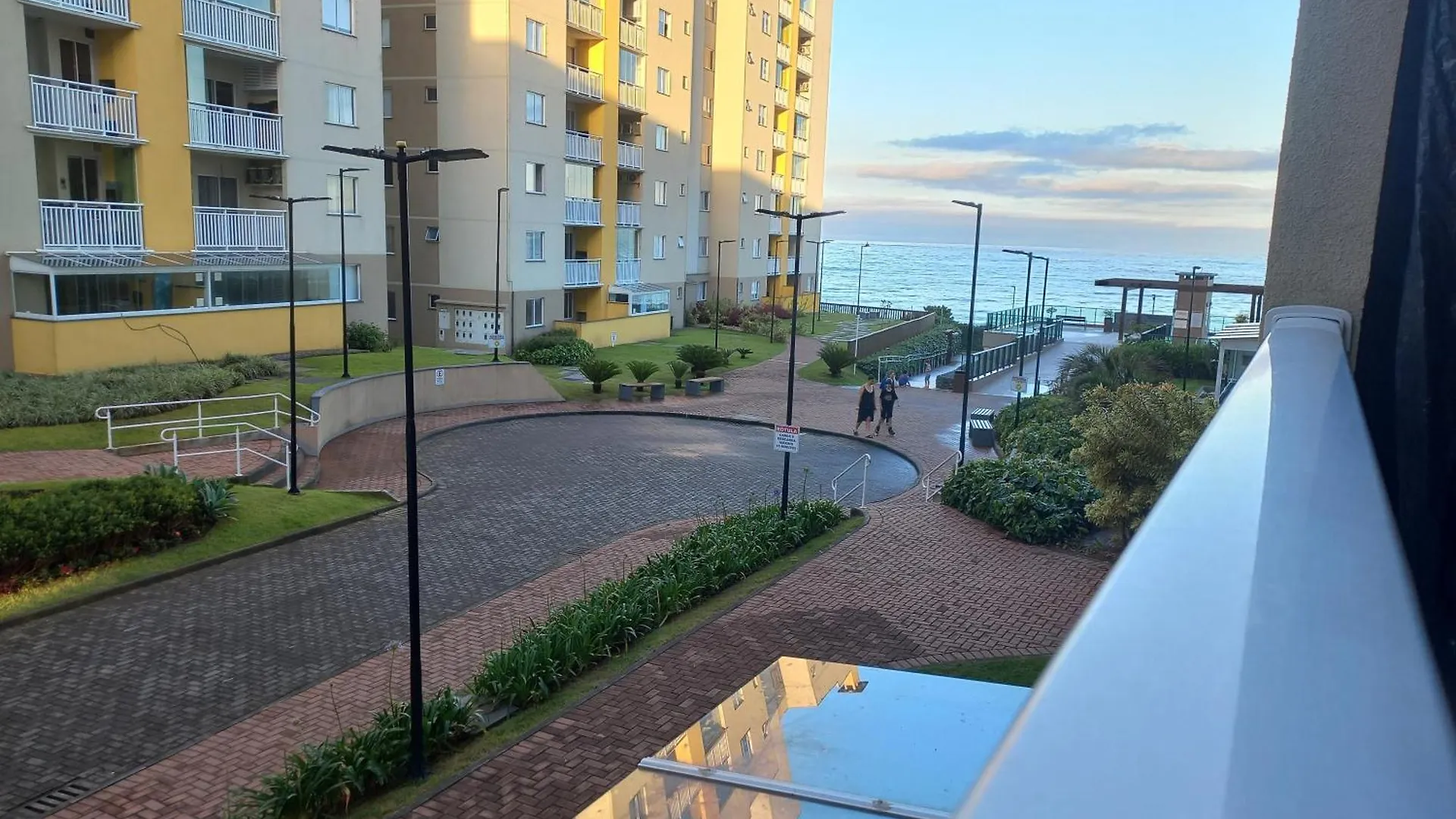 kontakty Pe Na Areia - Proximo Ao Beto Carreiro